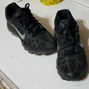 Nike Airmax Women's Tennis Shoes